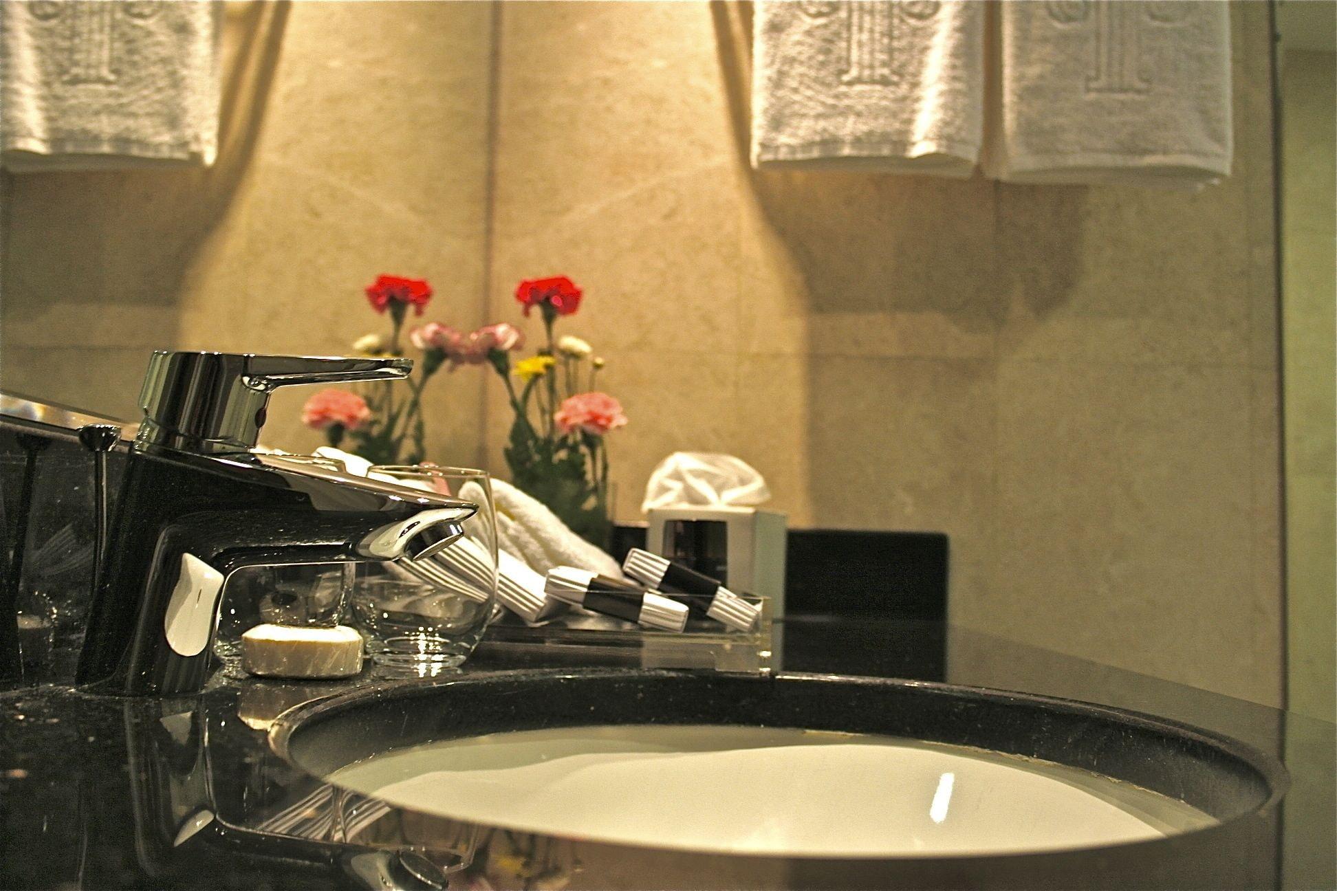 Trianon Royal Готель *